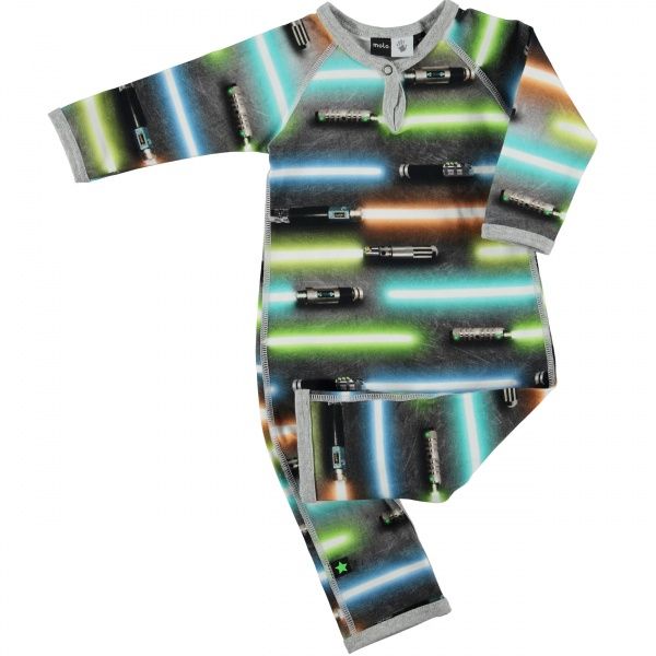 Molo, Fleming light swords heldrakt