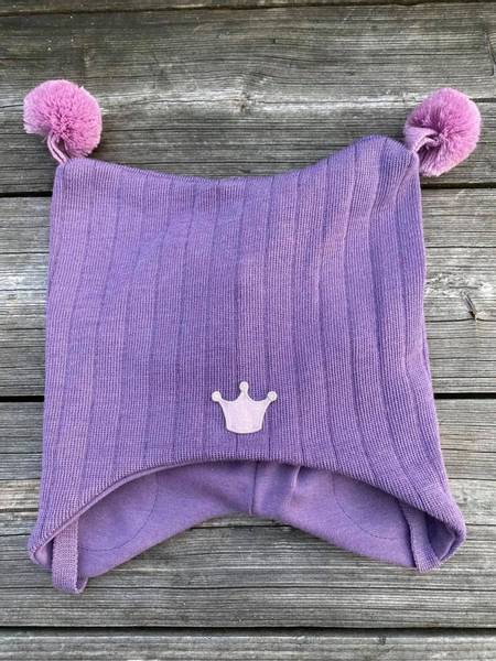 Kivat, Lilla knytelue i ull med rosa dusker